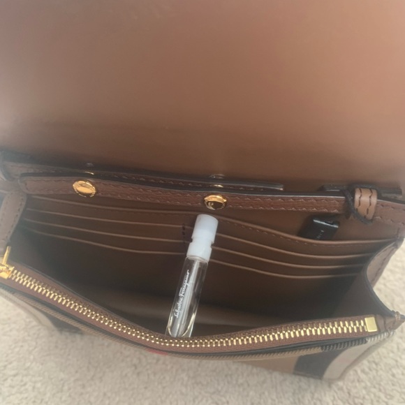 (SOLD)Burberry Crossbody Hampshire House - Picture 5 of 6